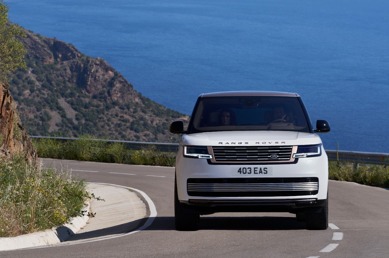 Range Rover 2022: immagini ufficiali