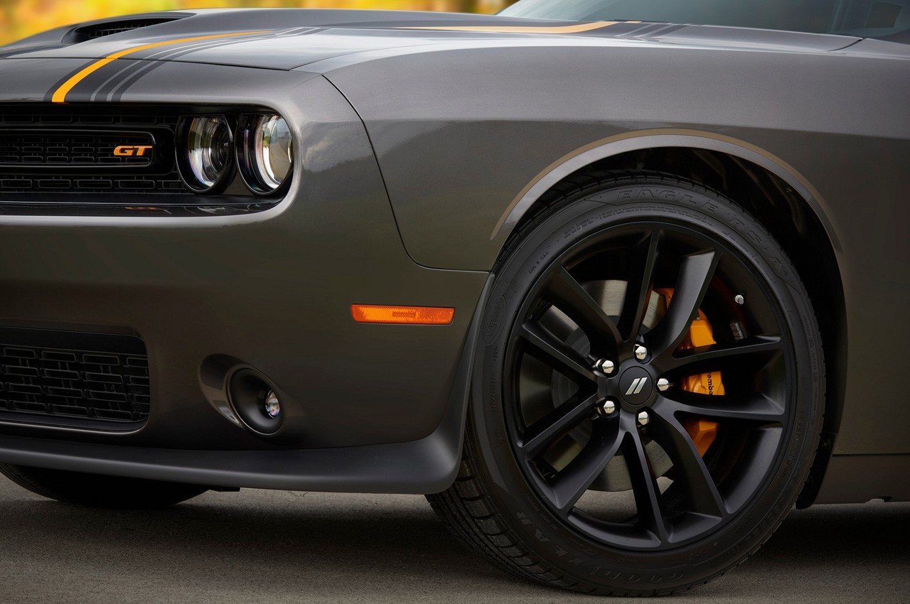 I pacchetti HEMI Orange e SRT Black per le Dodge Charger e Challenger 2022