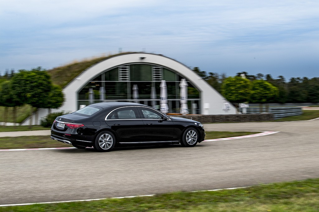 Mercedes-Benz Classe S 680 GUARD 4 MATIC: immagini ufficiali