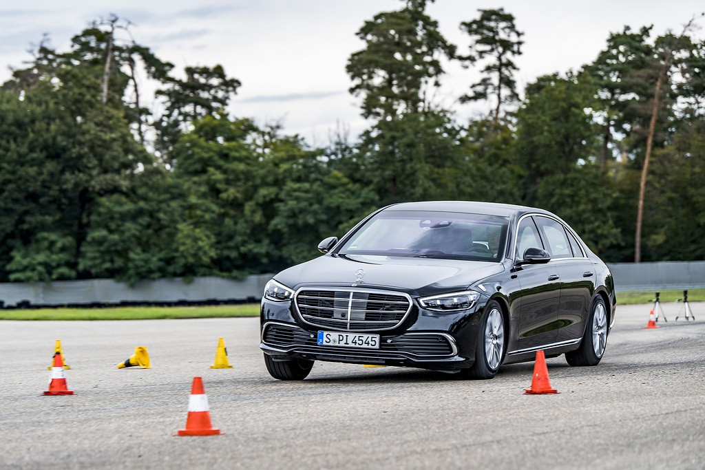 Mercedes-Benz Classe S 680 GUARD 4 MATIC: immagini ufficiali