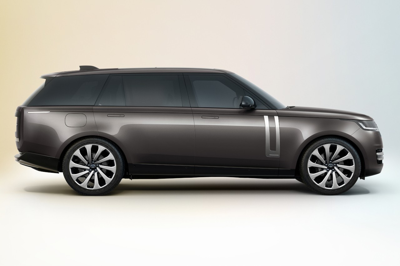 Range Rover 2022: immagini ufficiali