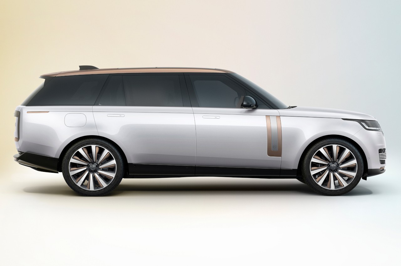 Range Rover 2022: immagini ufficiali