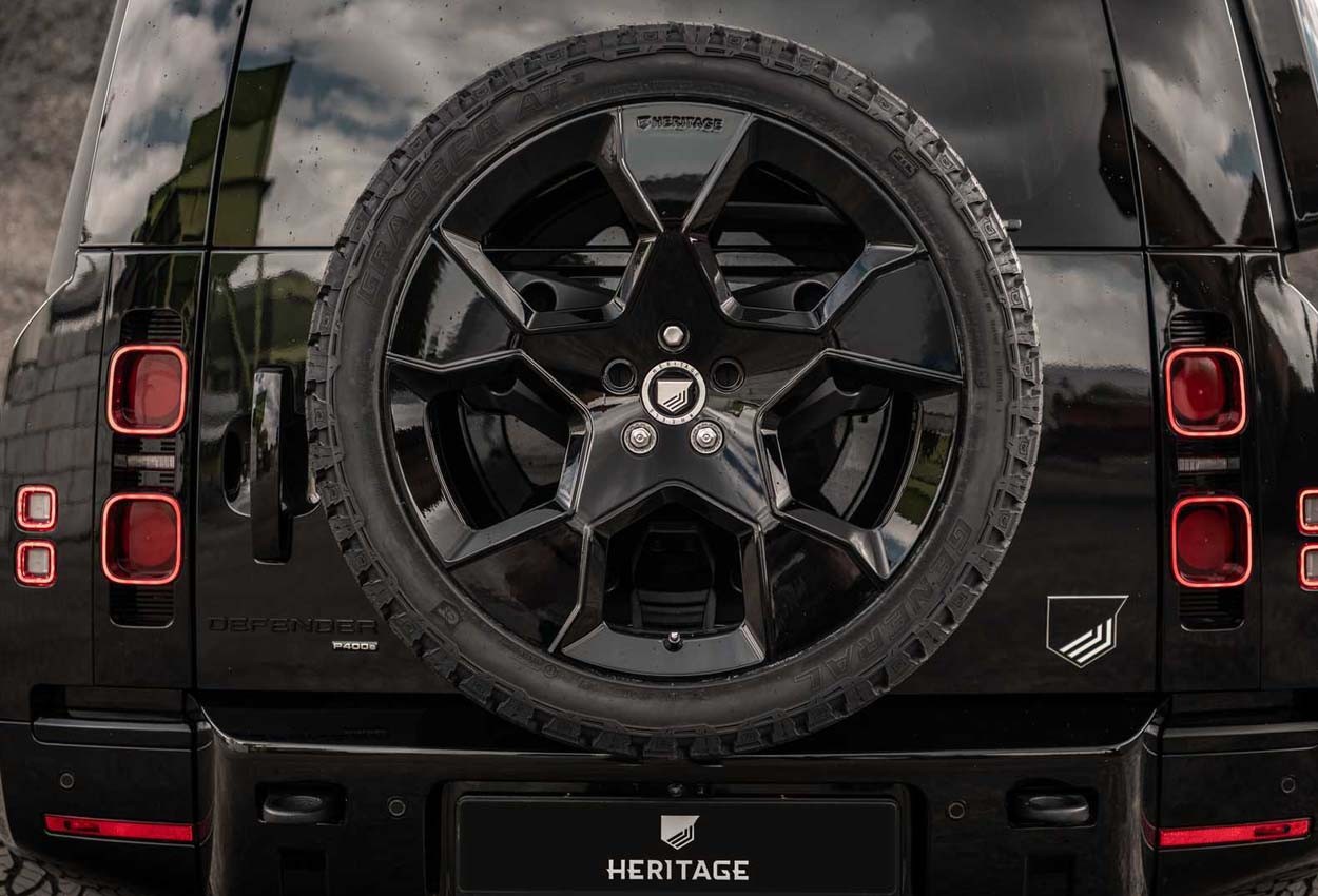 Land Rover Defender 007 by Heritage Customs