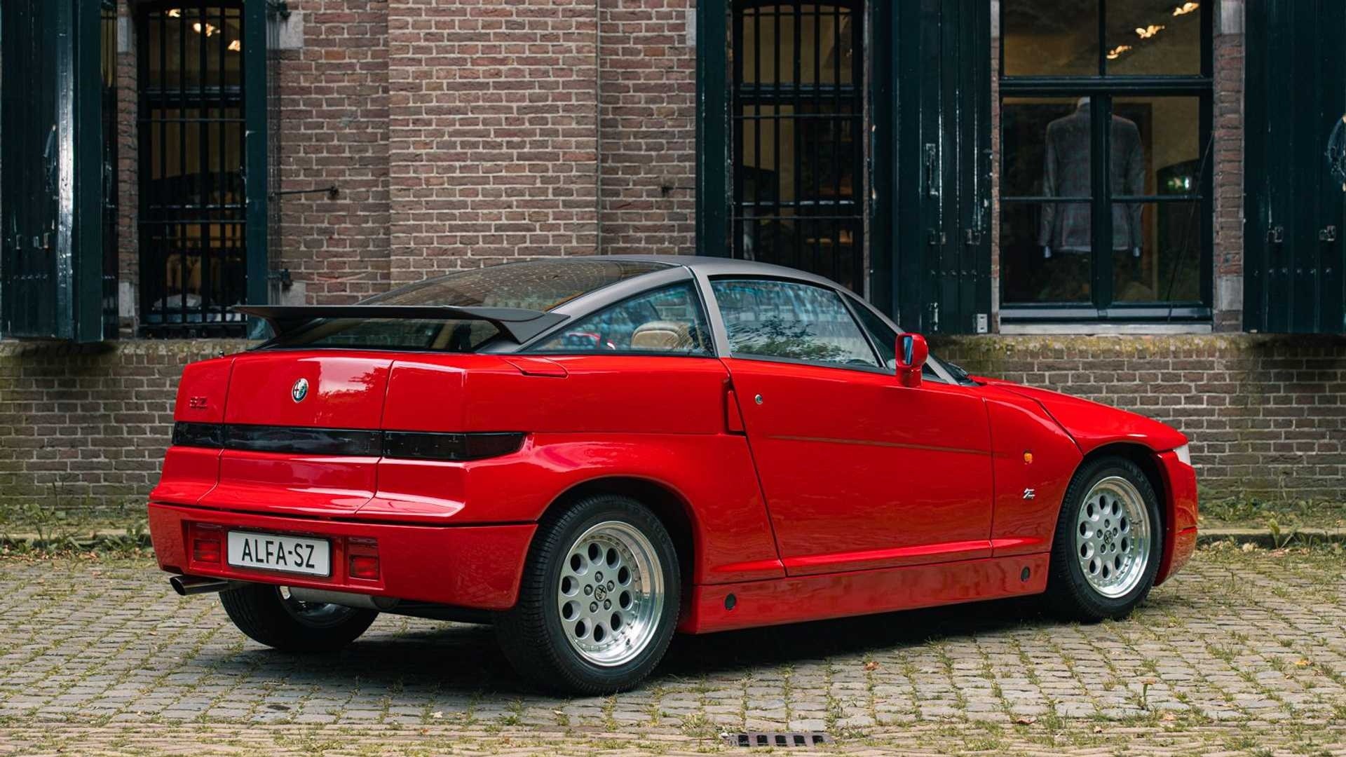 Alfa Romeo SZ del 1991 all'asta: le immagini