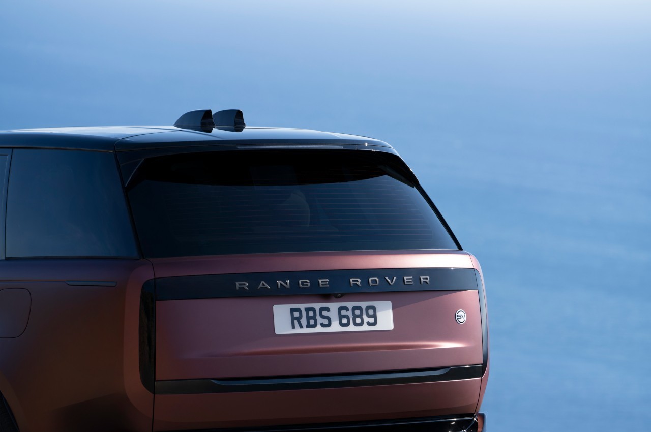 Range Rover 2022: immagini ufficiali