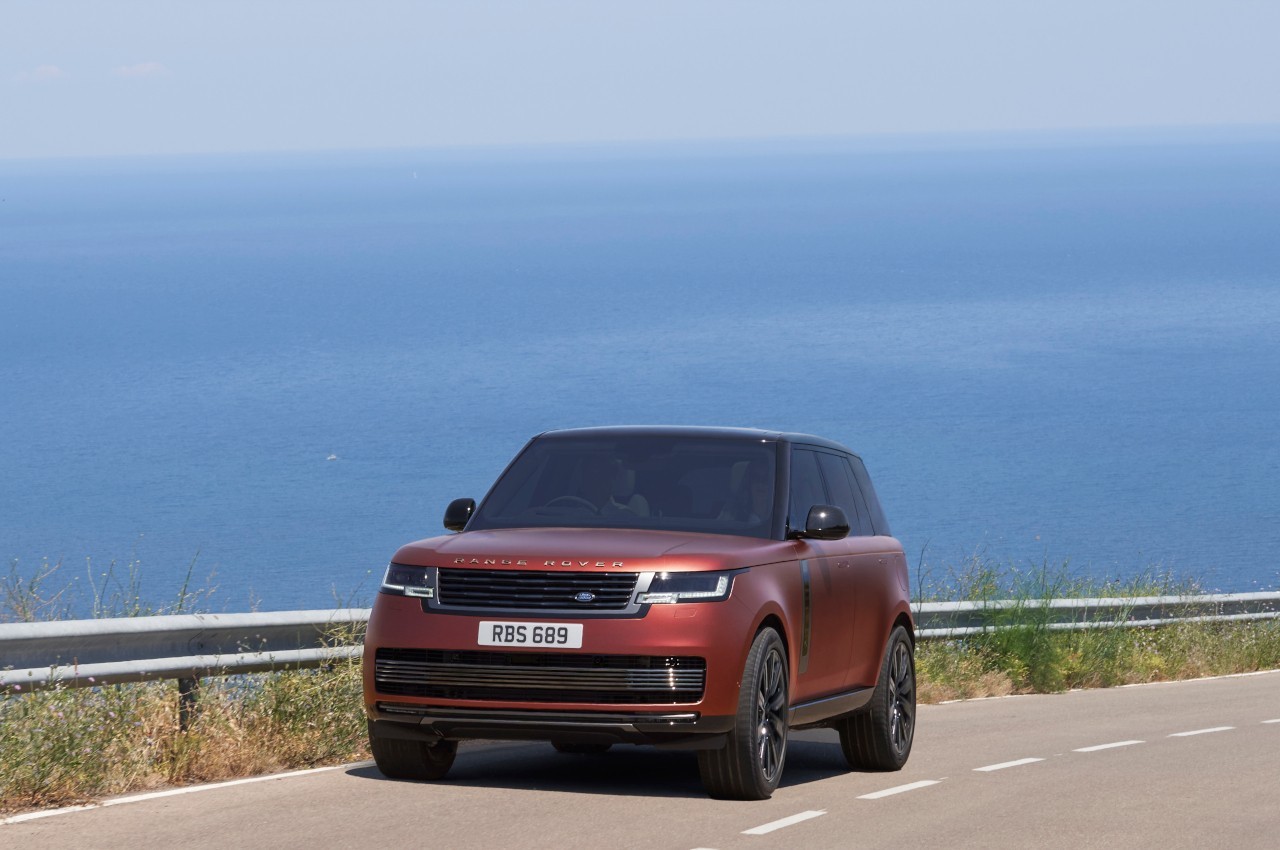 Range Rover 2022: immagini ufficiali