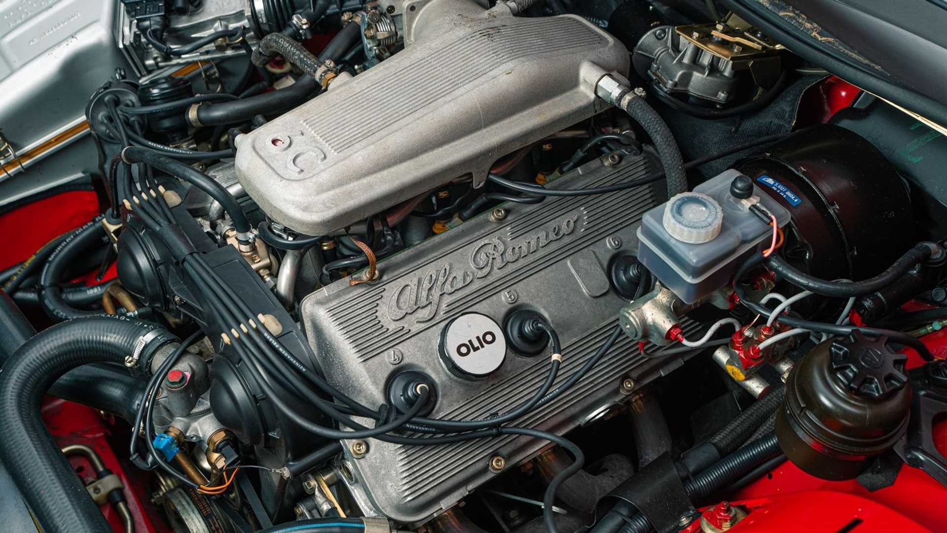 Alfa Romeo SZ del 1991 all'asta: le immagini