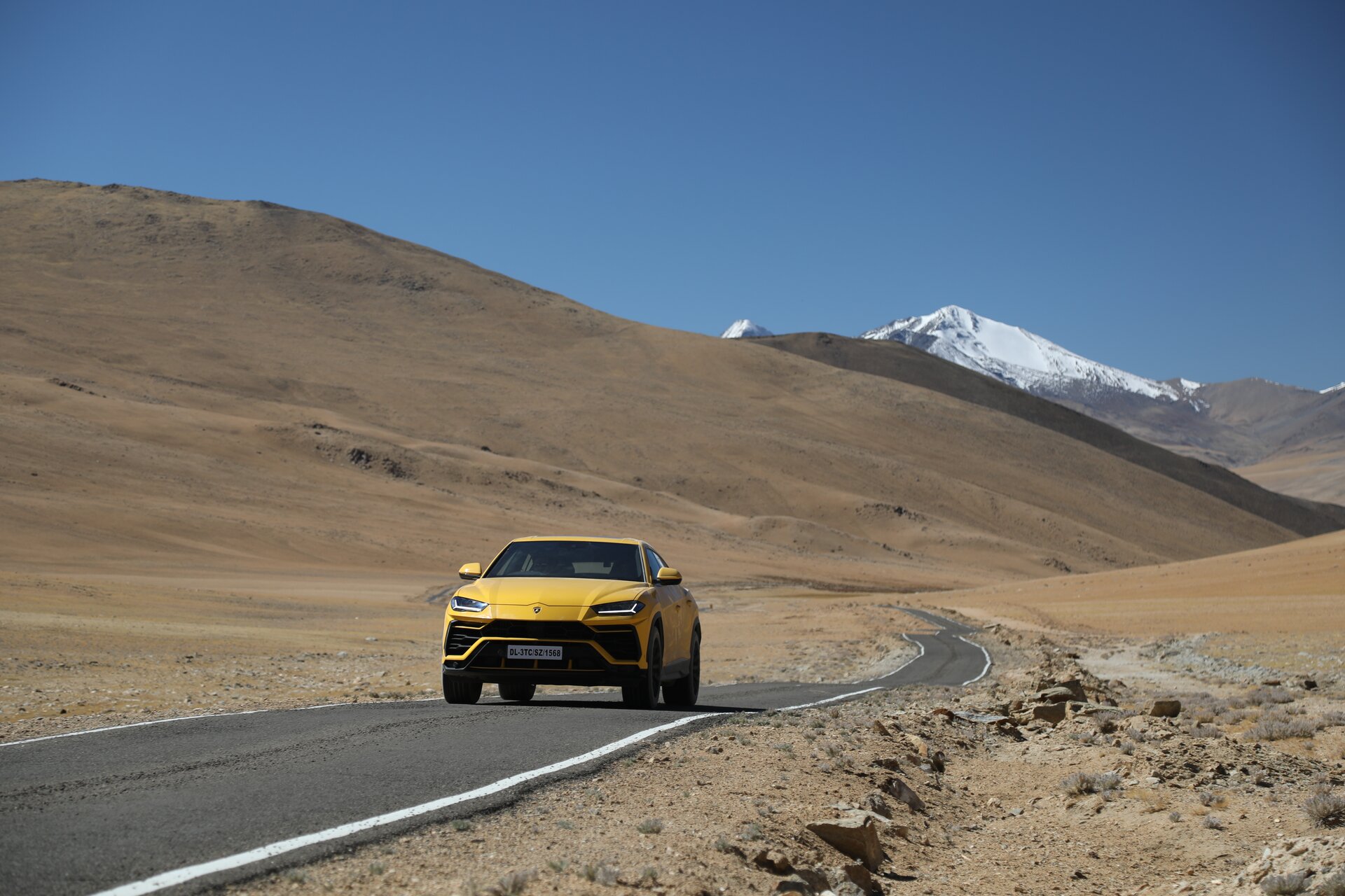 Lamborghini Urus sull'Umling La: le immagini