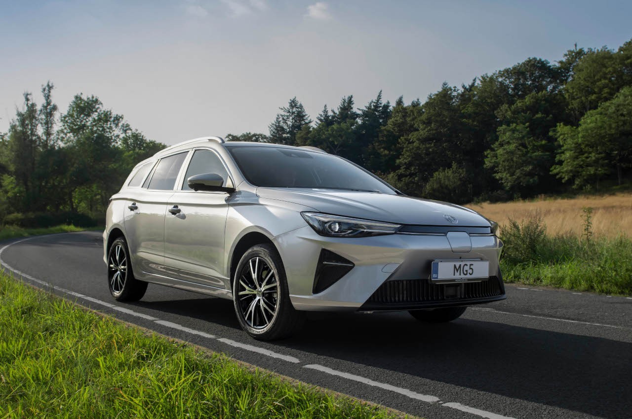 MG5 Electric 2022: immagini ufficiali