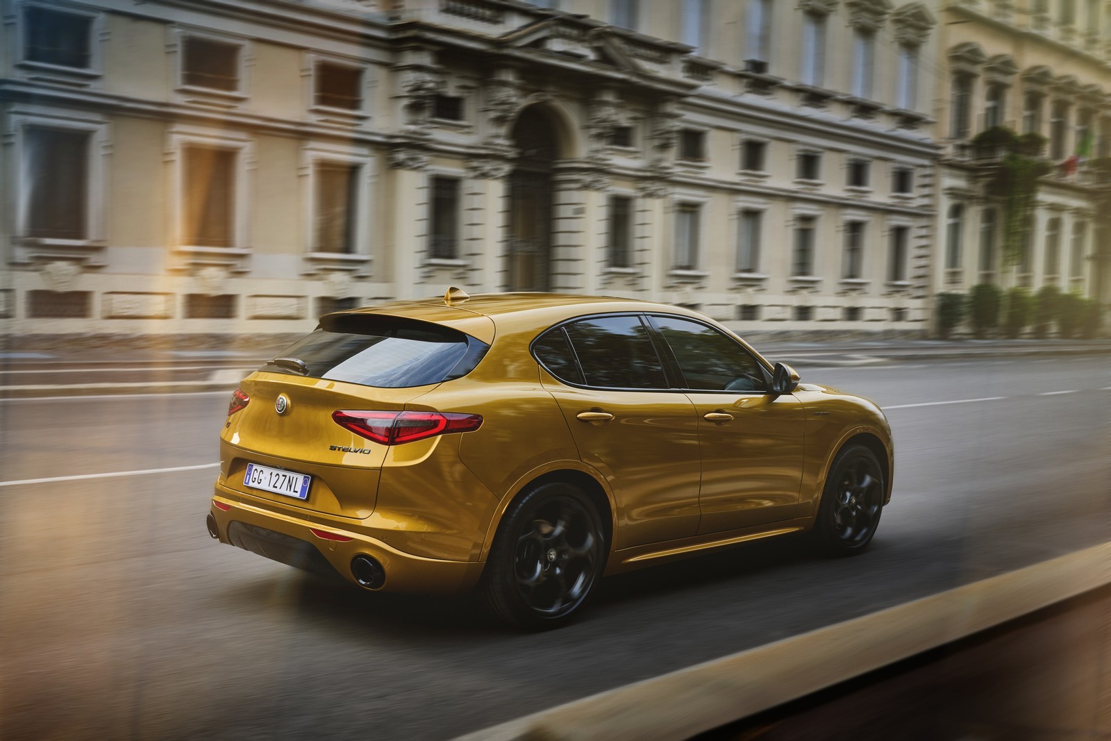 Nuova Alfa Romeo Stelvio GT Junior: immagini ufficiali