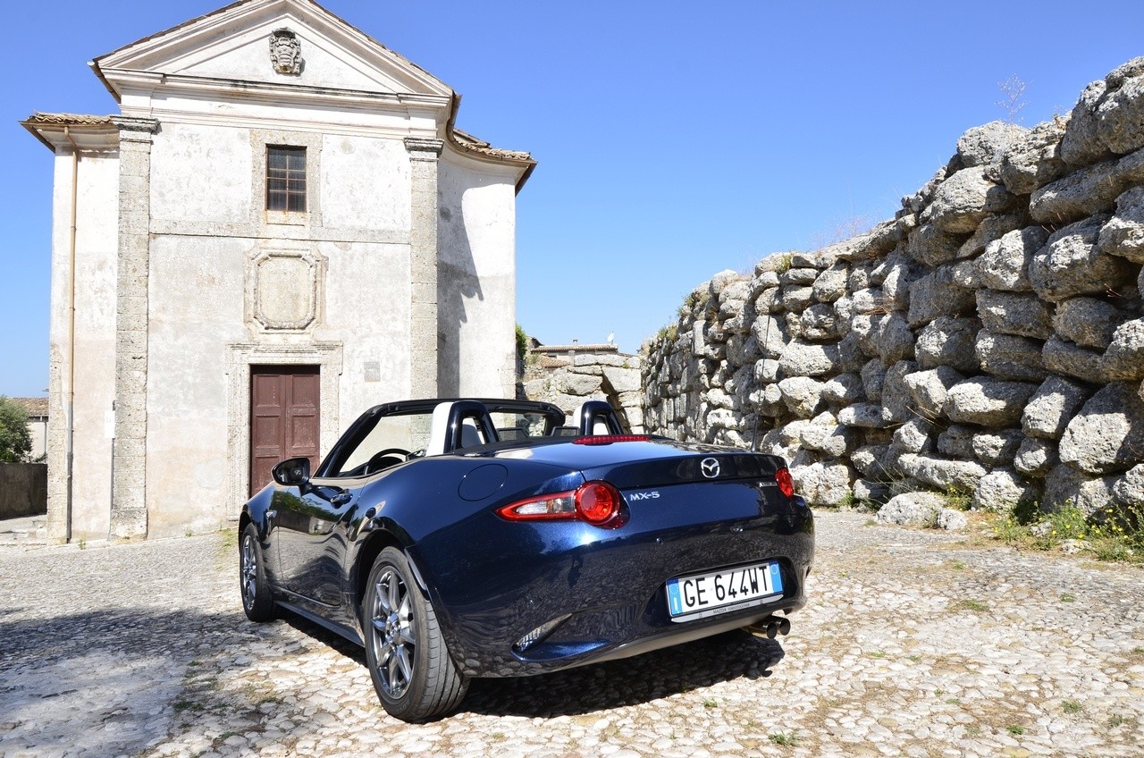 Mazda MX-5 1.5 Exceed: la prova su strada