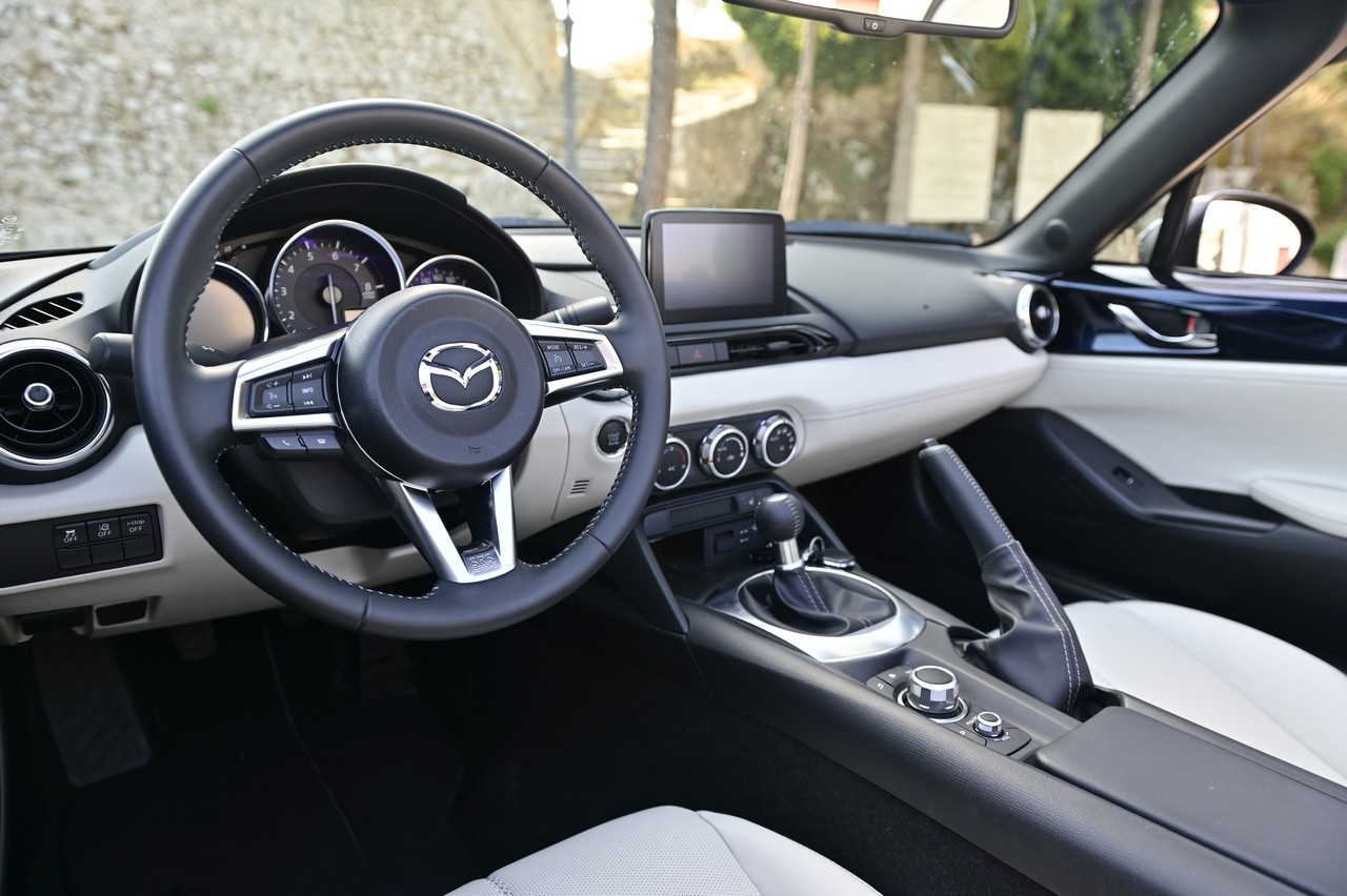 Mazda MX-5 1.5 Exceed: la prova su strada