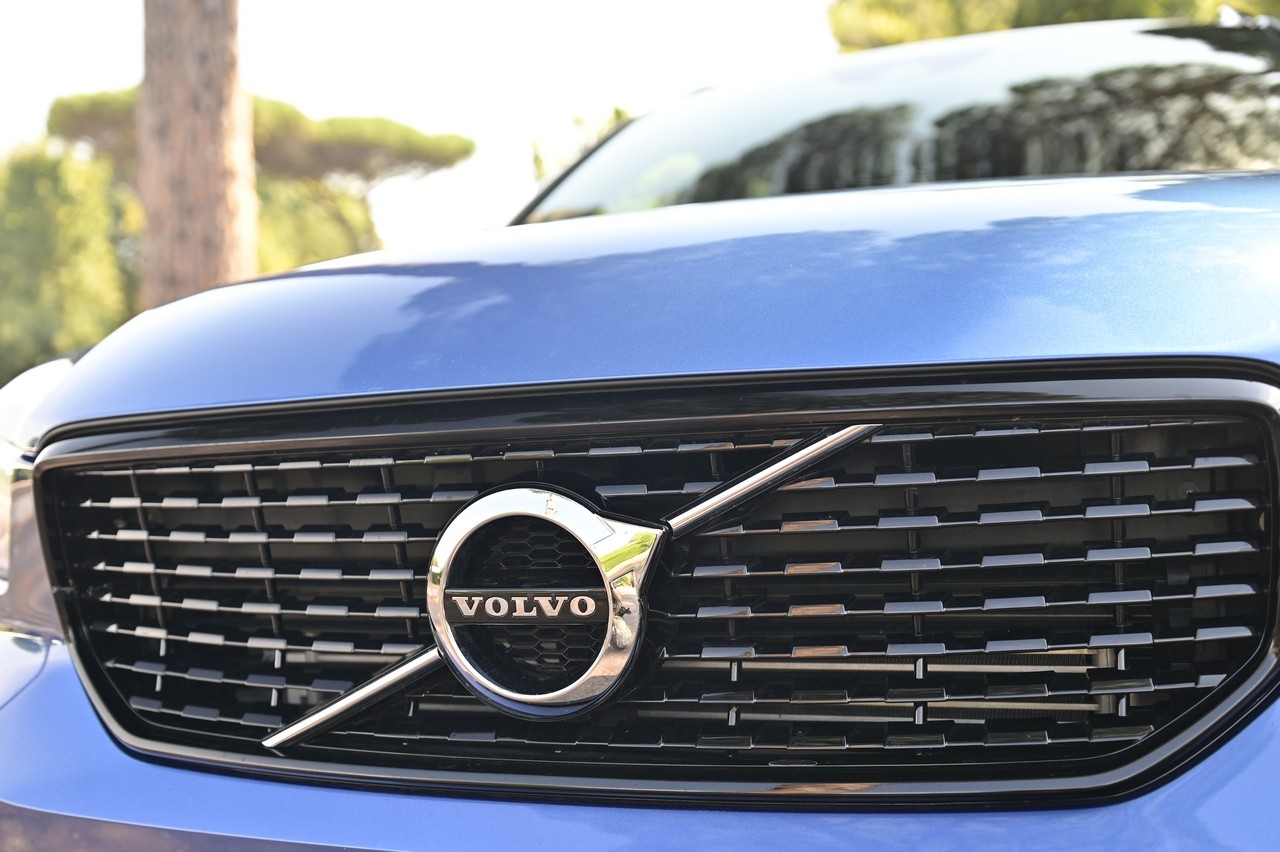 Volvo XC40 T4 Recharge: prova su strada