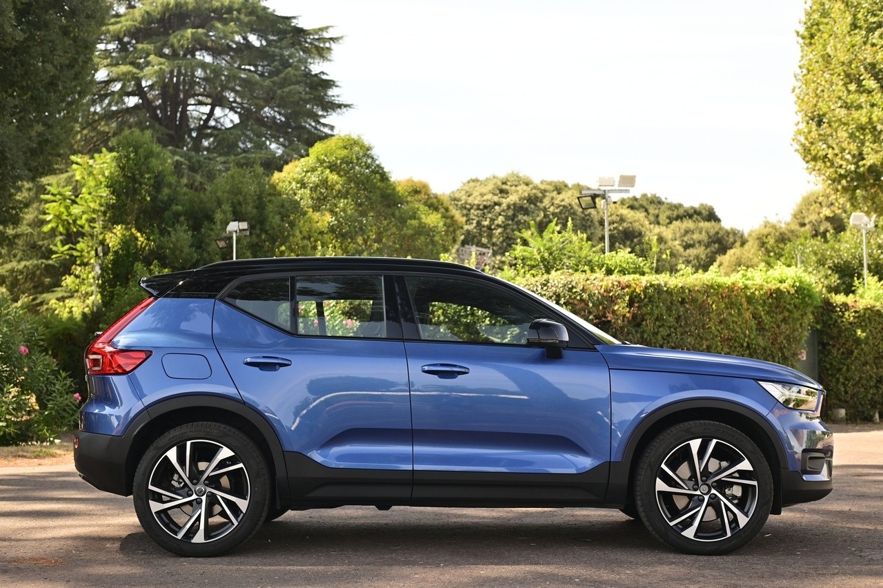 Volvo XC40 T4 Recharge: prova su strada