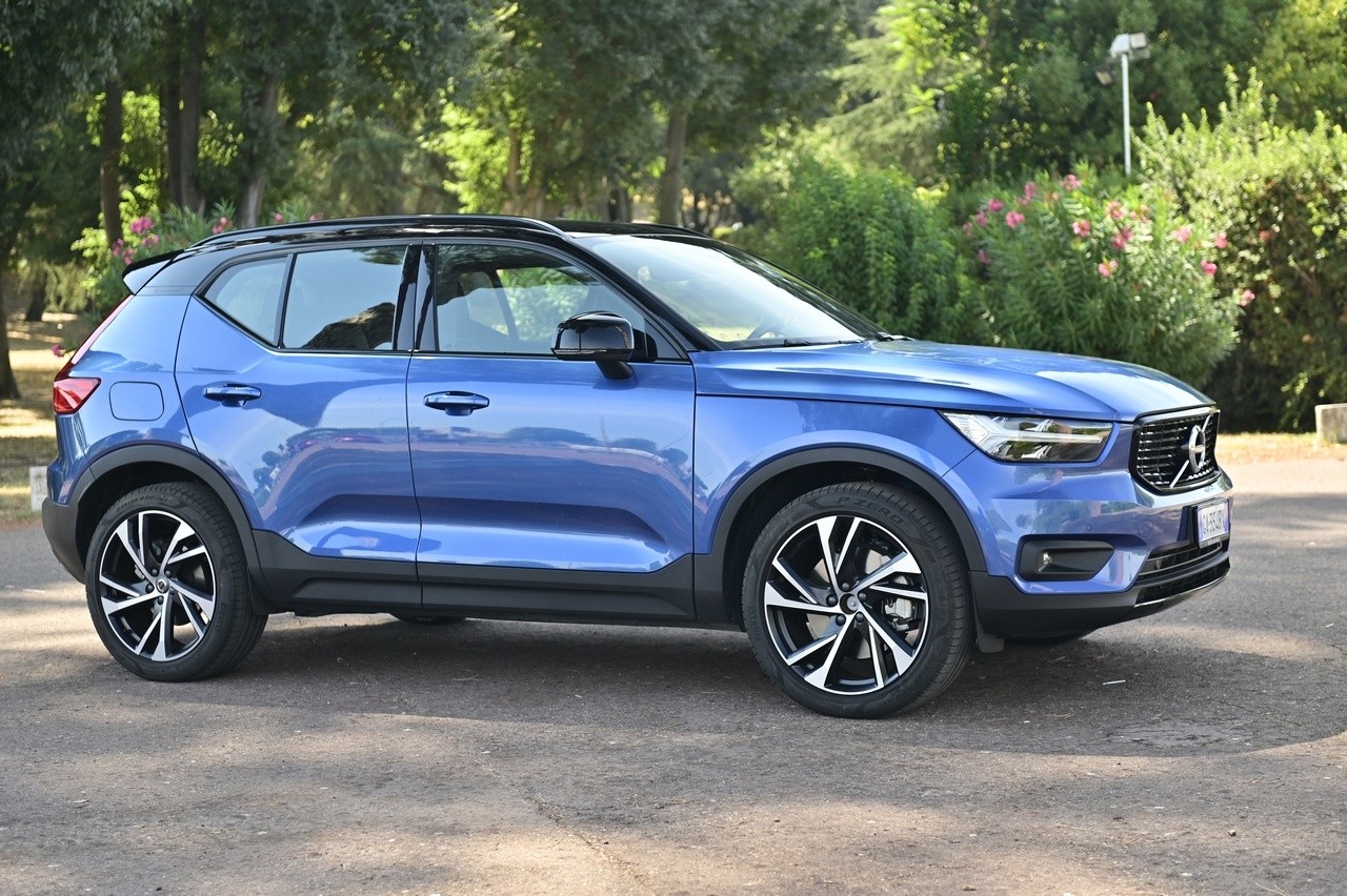 Volvo XC40 T4 Recharge: prova su strada