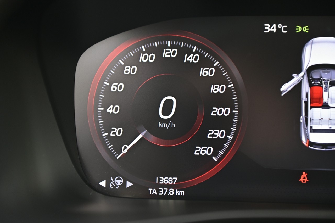 Volvo XC40 T4 Recharge: prova su strada