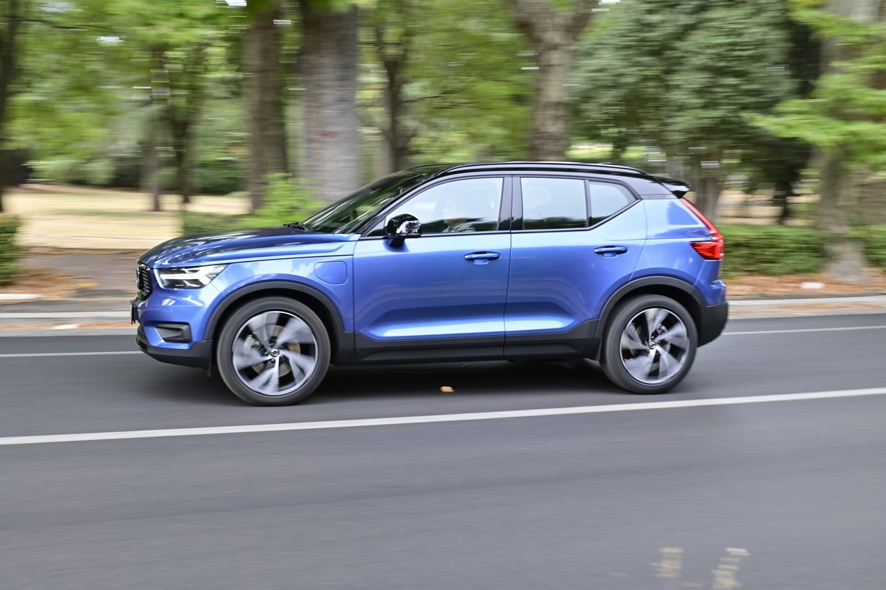 Volvo XC40 T4 Recharge: prova su strada