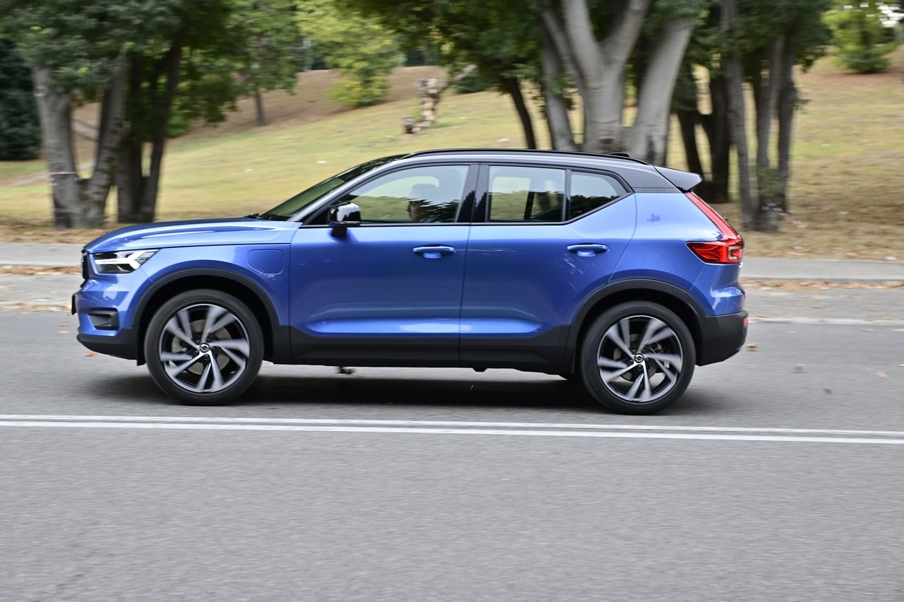 Volvo XC40 T4 Recharge: prova su strada