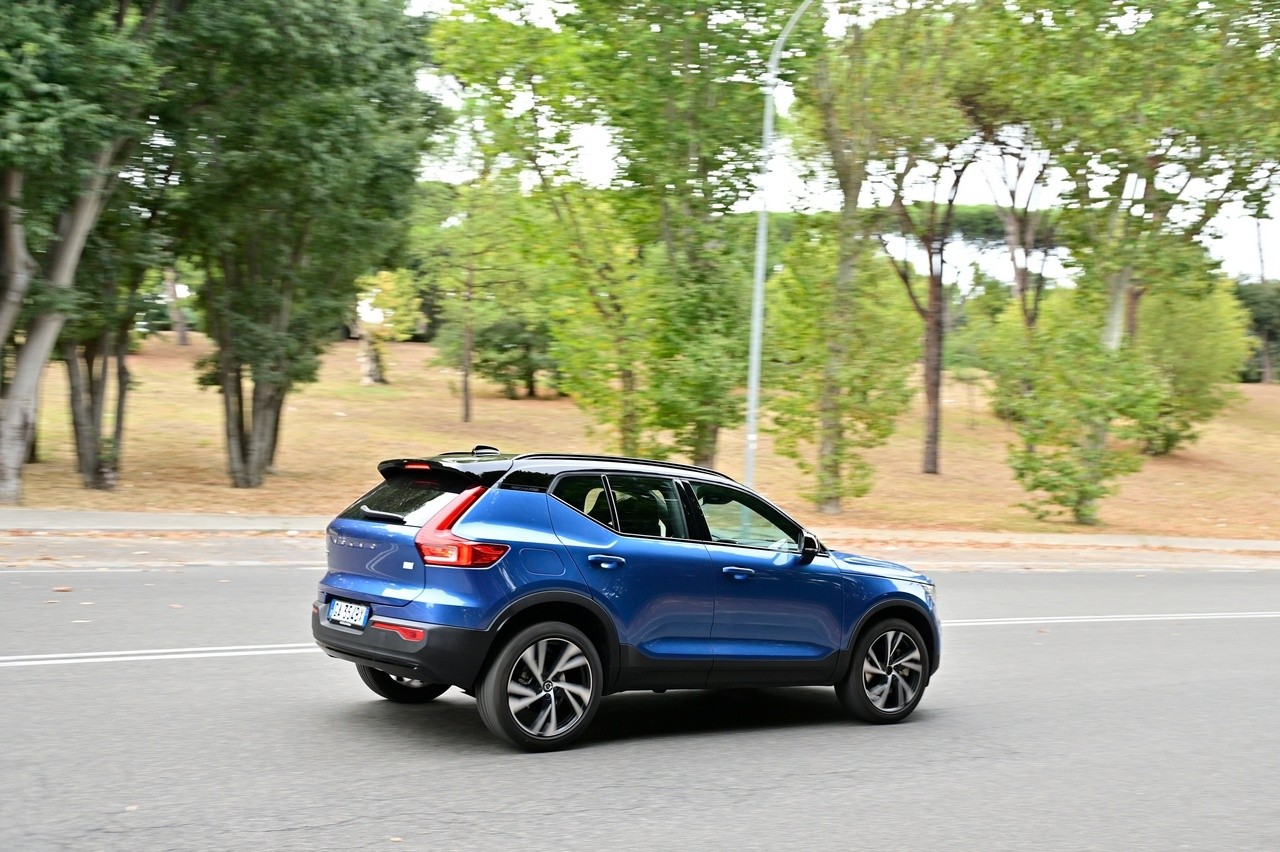 Volvo XC40 T4 Recharge: prova su strada