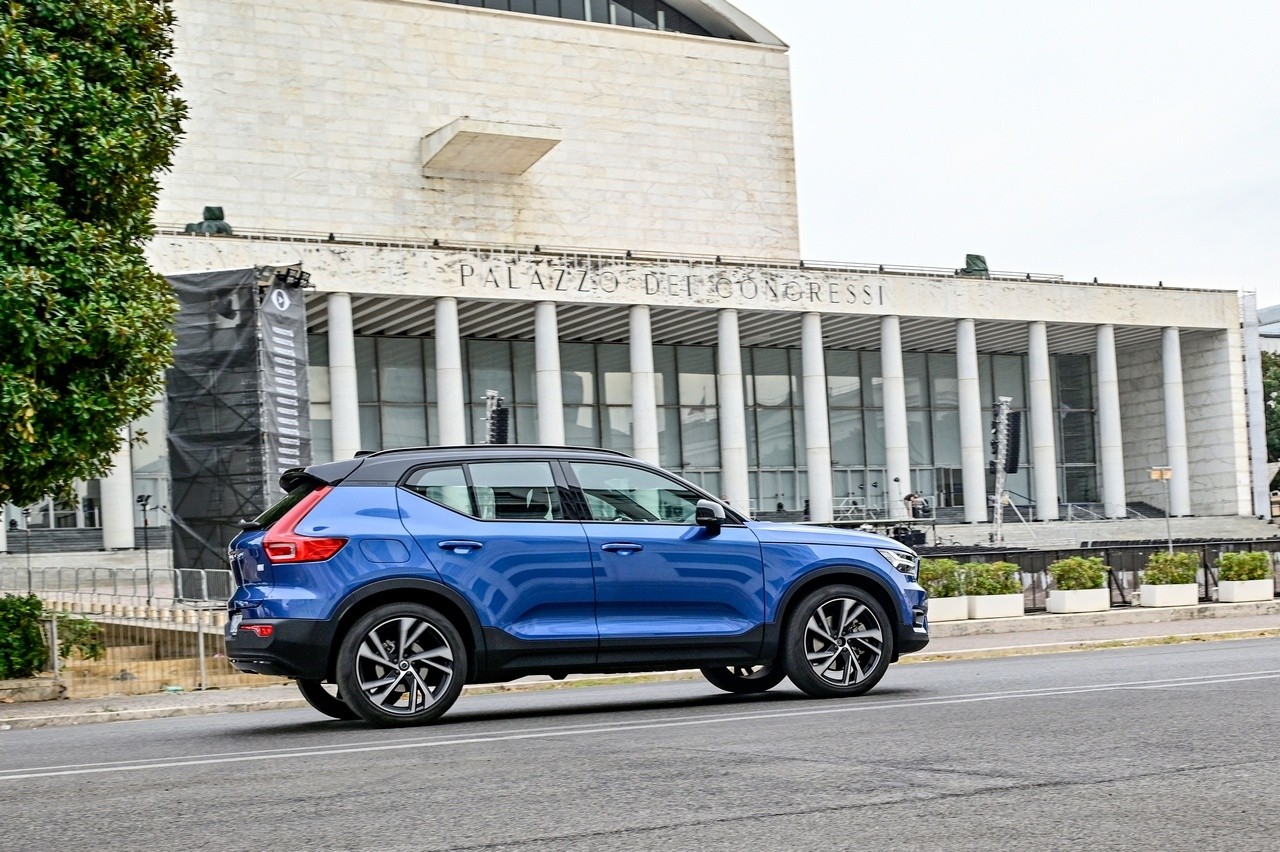 Volvo XC40 T4 Recharge: prova su strada