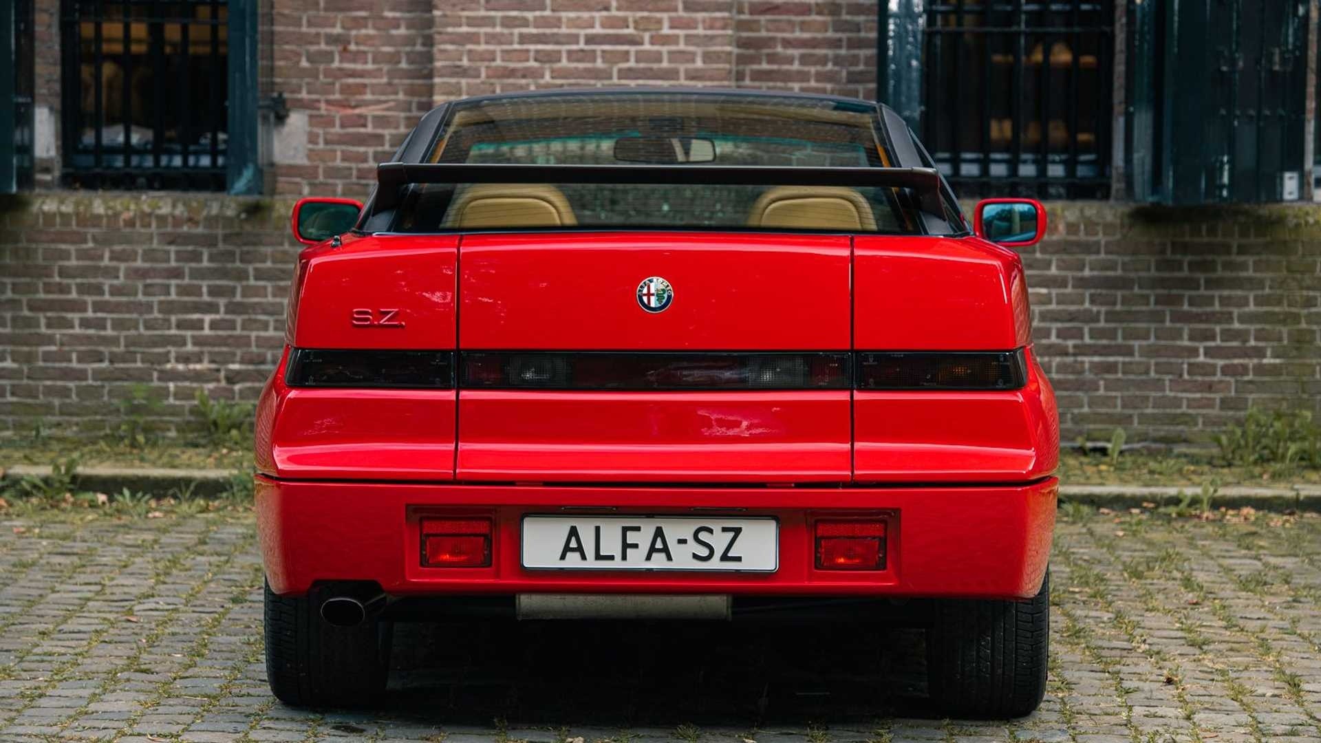 Alfa Romeo SZ del 1991 all'asta: le immagini