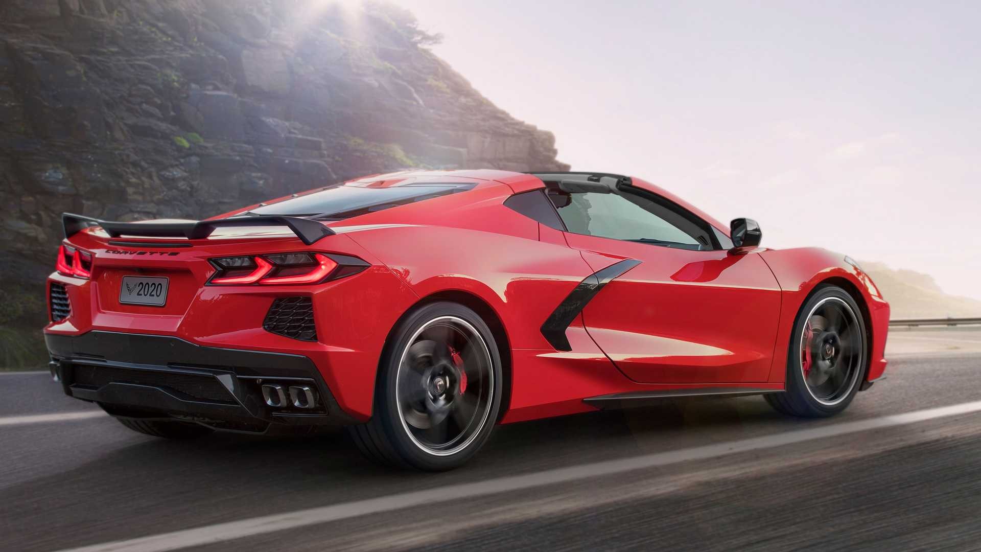 Nuova Chevrolet Corvette Stingray C8: immagini ufficiali