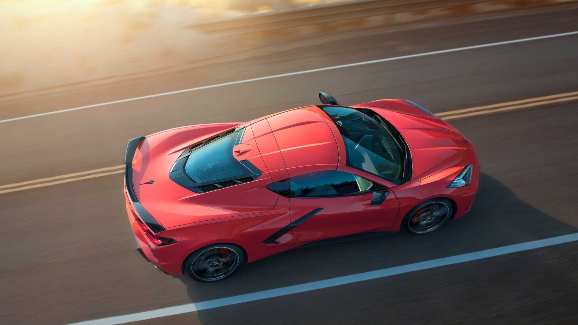 Nuova Chevrolet Corvette Stingray C8: immagini ufficiali