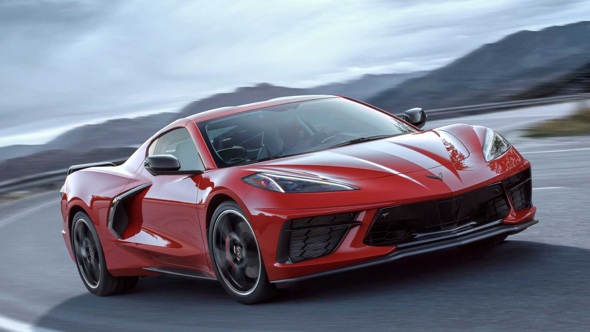 Nuova Chevrolet Corvette Stingray C8: immagini ufficiali