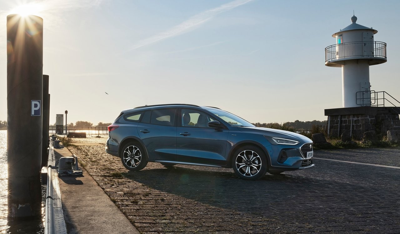 Ford Focus Active Wagon 2022: immagini ufficiali