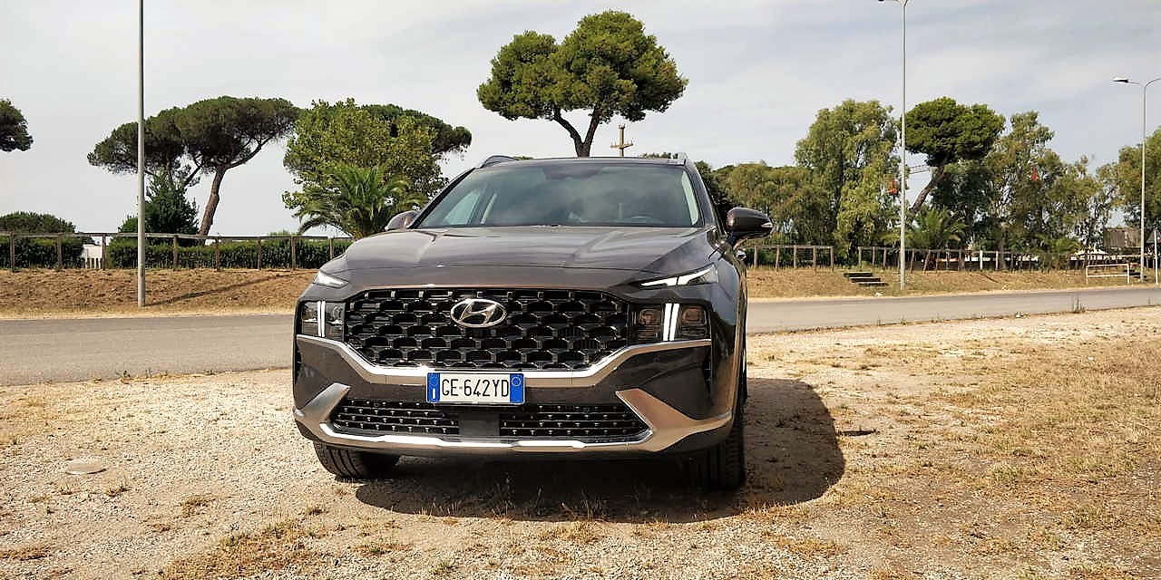 Hyundai Santa Fe: la prova dell’ibrida plug-in