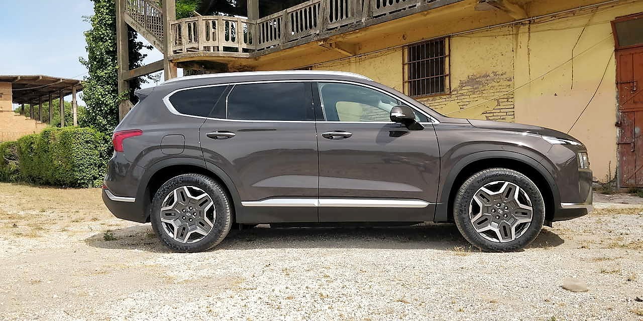 Hyundai Santa Fe: la prova dell’ibrida plug-in