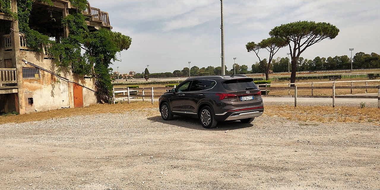 Hyundai Santa Fe: la prova dell’ibrida plug-in