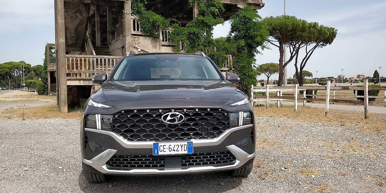 Hyundai Santa Fe: la prova dell’ibrida plug-in