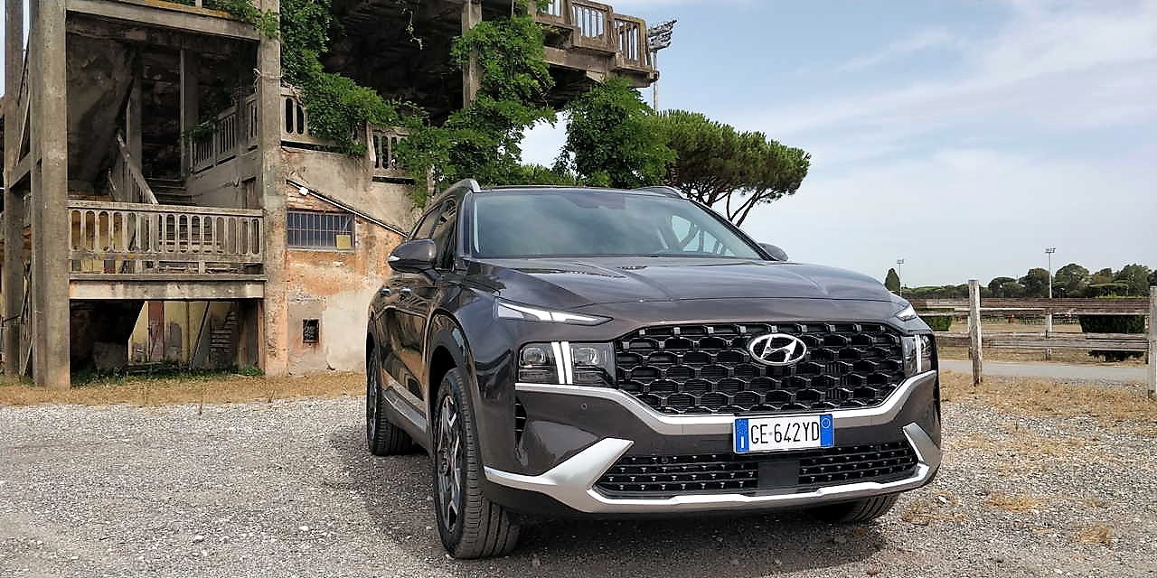 Hyundai Santa Fe: la prova dell’ibrida plug-in