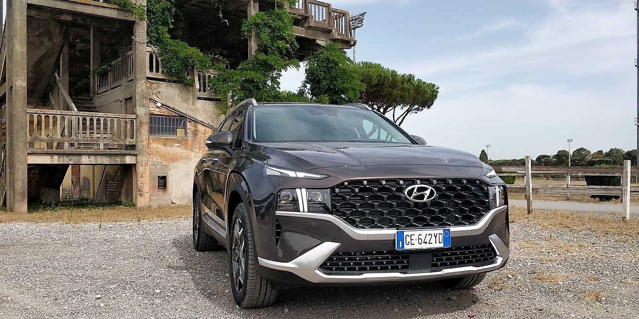 Hyundai Santa Fe: la prova dell’ibrida plug-in