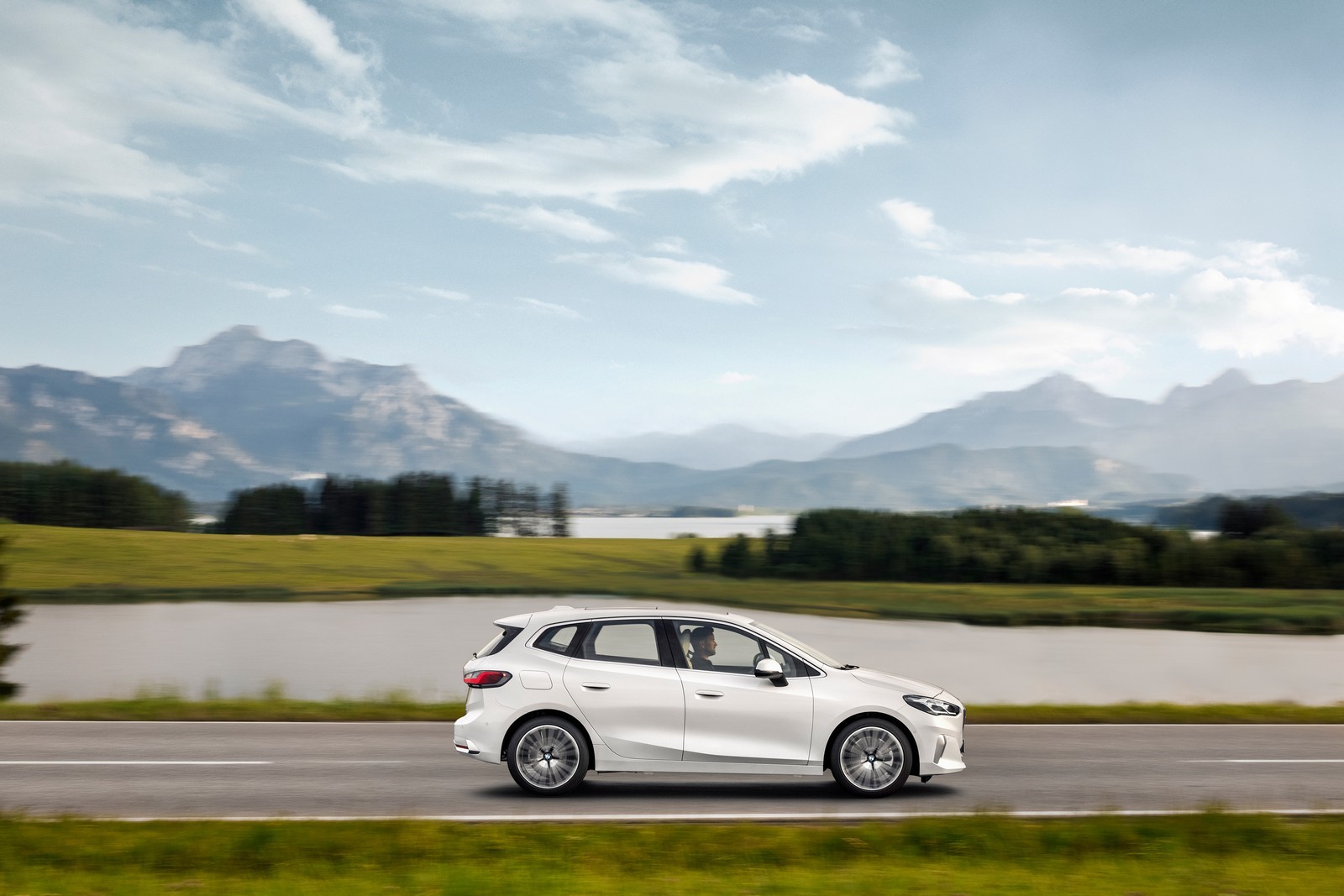 Nuova BMW Serie 2 Active Tourer 2022: immagini ufficiali