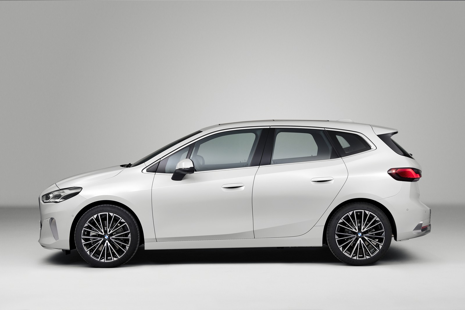 Nuova BMW Serie 2 Active Tourer 2022: immagini ufficiali