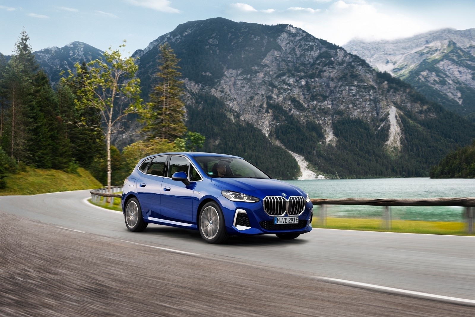 Nuova BMW Serie 2 Active Tourer 2022: immagini ufficiali