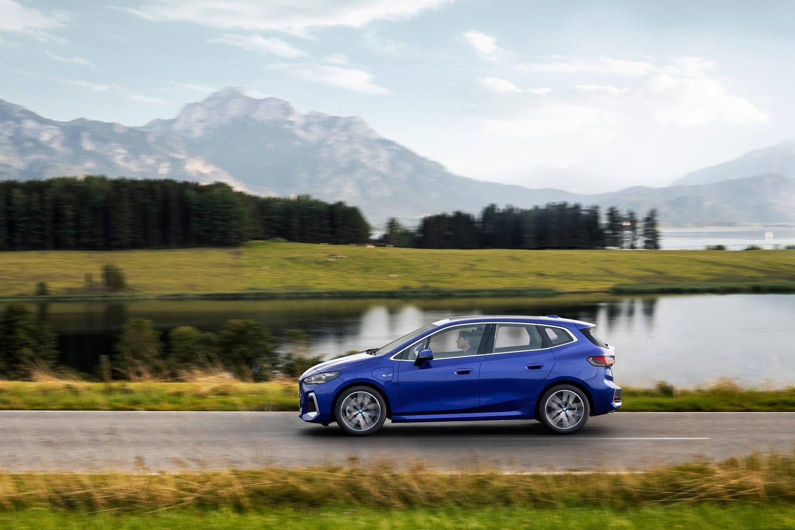 Nuova BMW Serie 2 Active Tourer 2022: immagini ufficiali