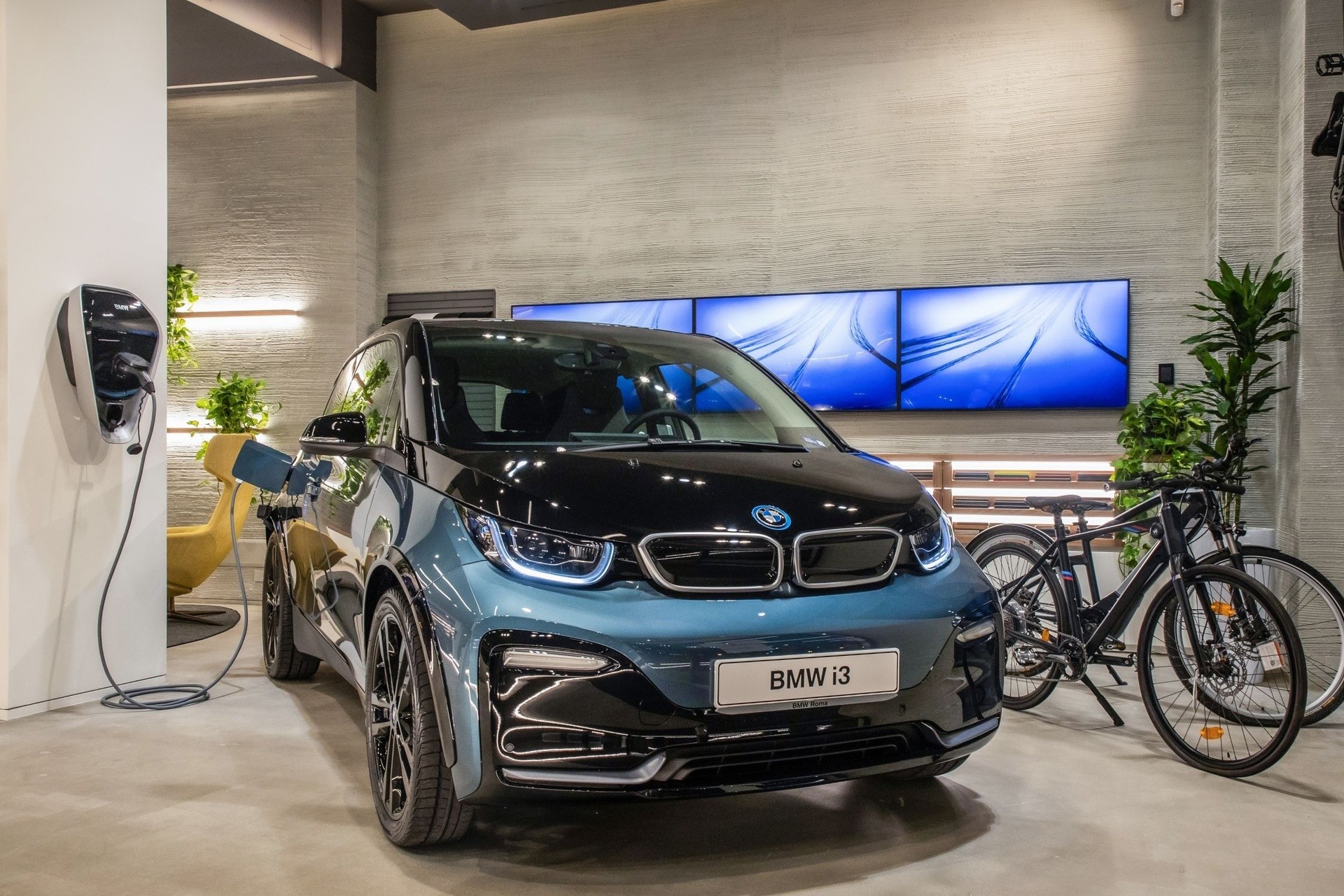 BMW: il Roma Urban Store