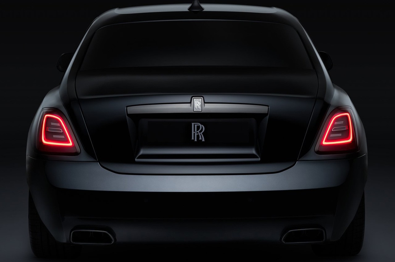 Rolls Royce Ghost Black Badge: immagini ufficiali