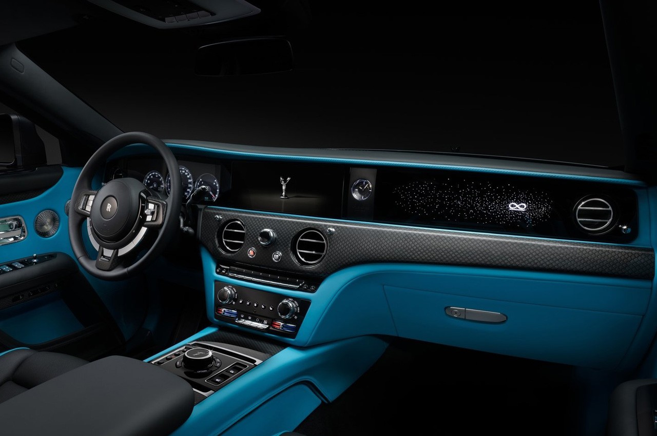 Rolls Royce Ghost Black Badge: immagini ufficiali