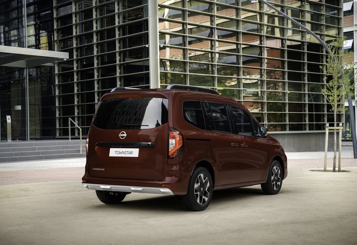 Nissan Townstar: il primo di una nuova famiglia di veicoli commerciali