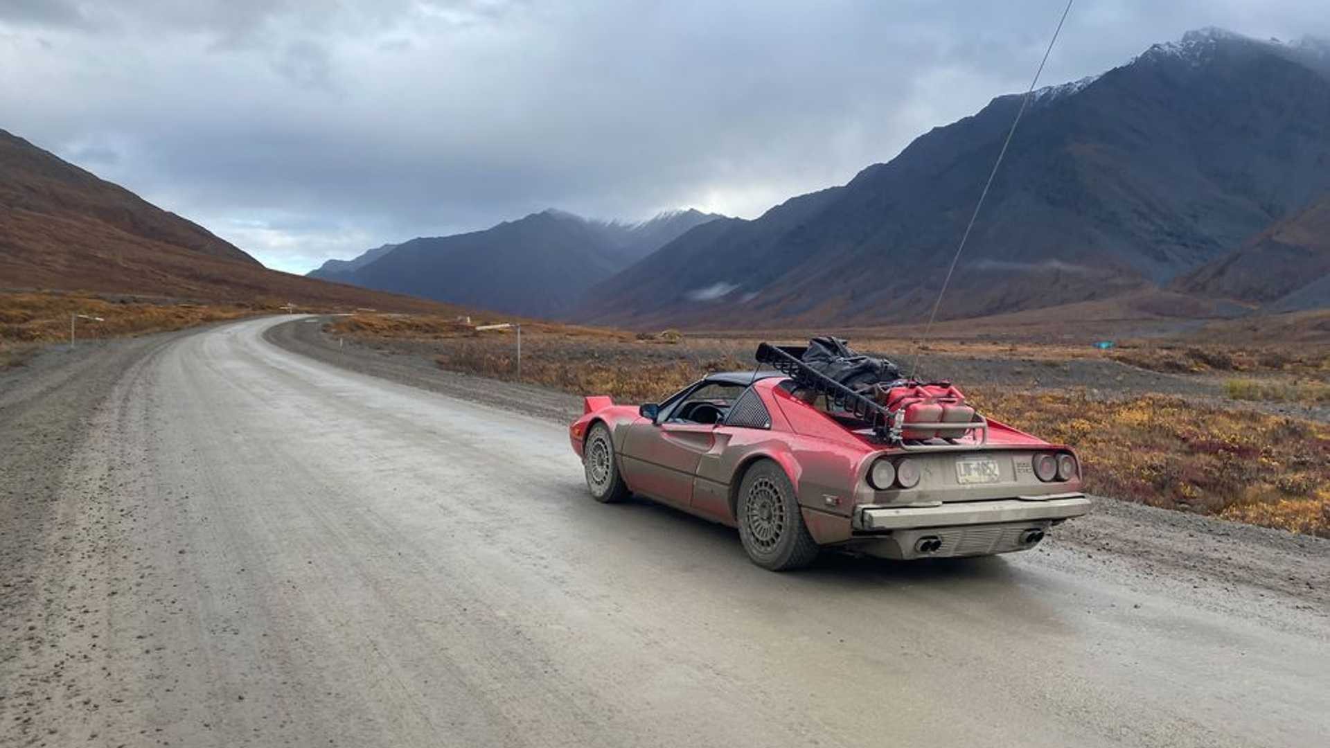 Ferrari 308 GTSi sopra il circolo polare artico: le immagini