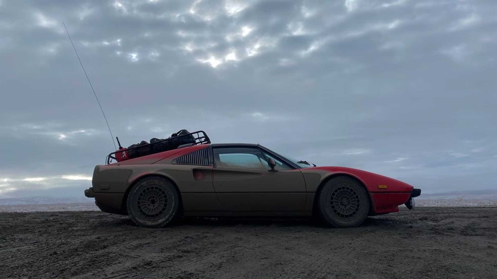 Ferrari 308 GTSi sopra il circolo polare artico: le immagini