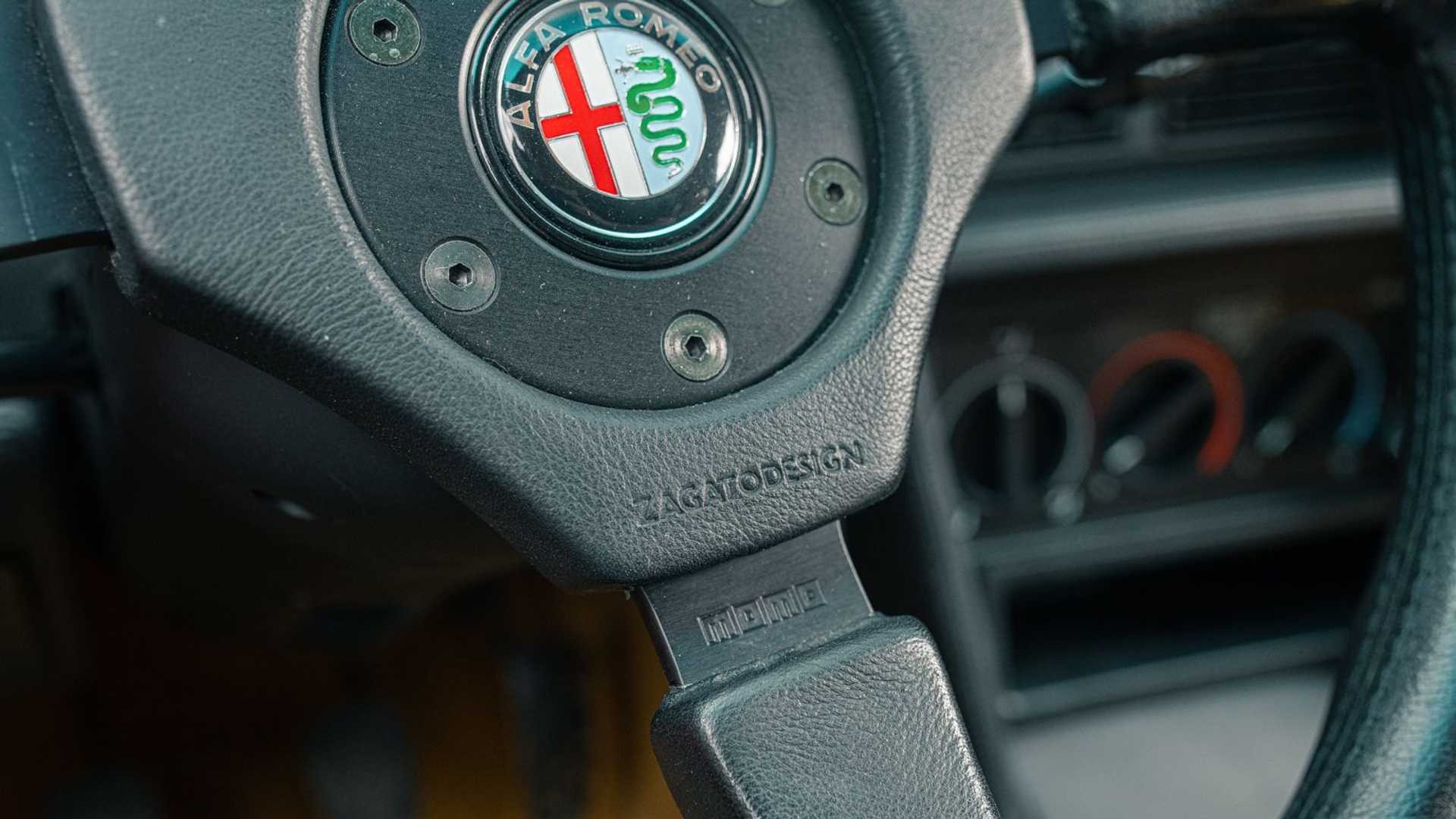 Alfa Romeo SZ del 1991 all'asta: le immagini