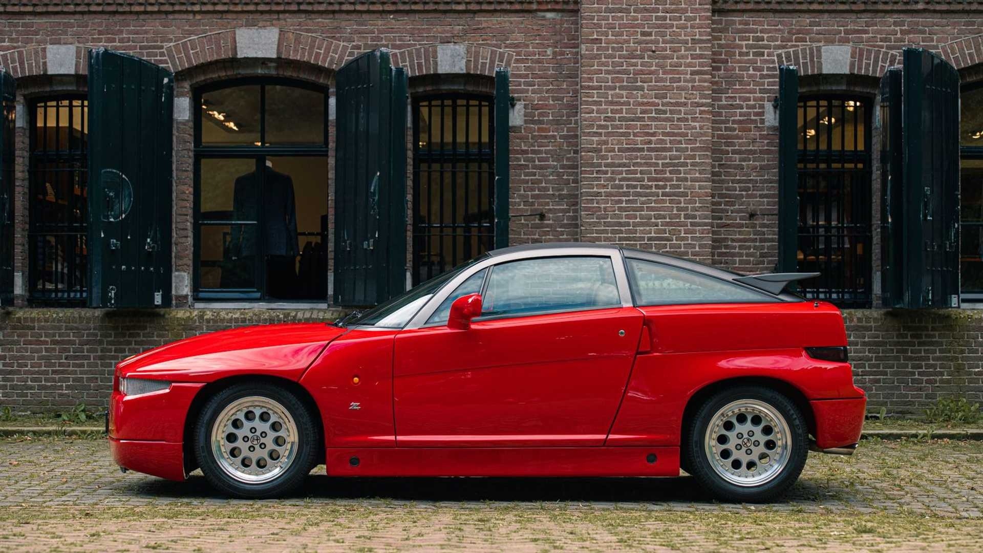 Alfa Romeo SZ del 1991 all'asta: le immagini