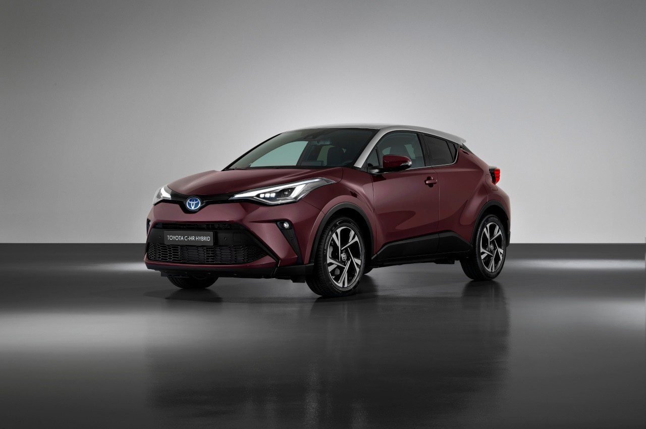 Toyota C-HR 2022: immagini ufficiali