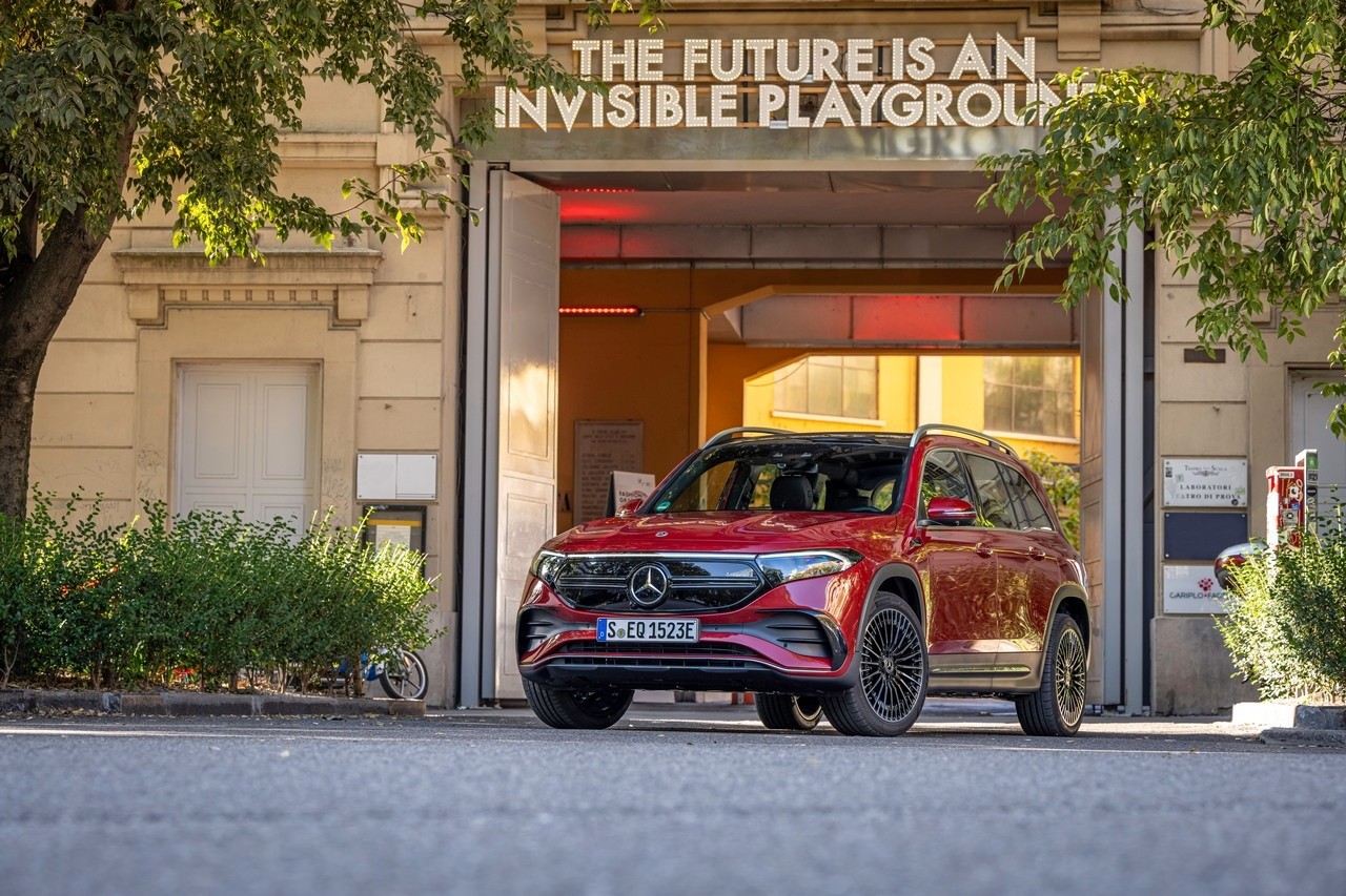 Mercedes EQB 2022: nuove immagini ufficiali