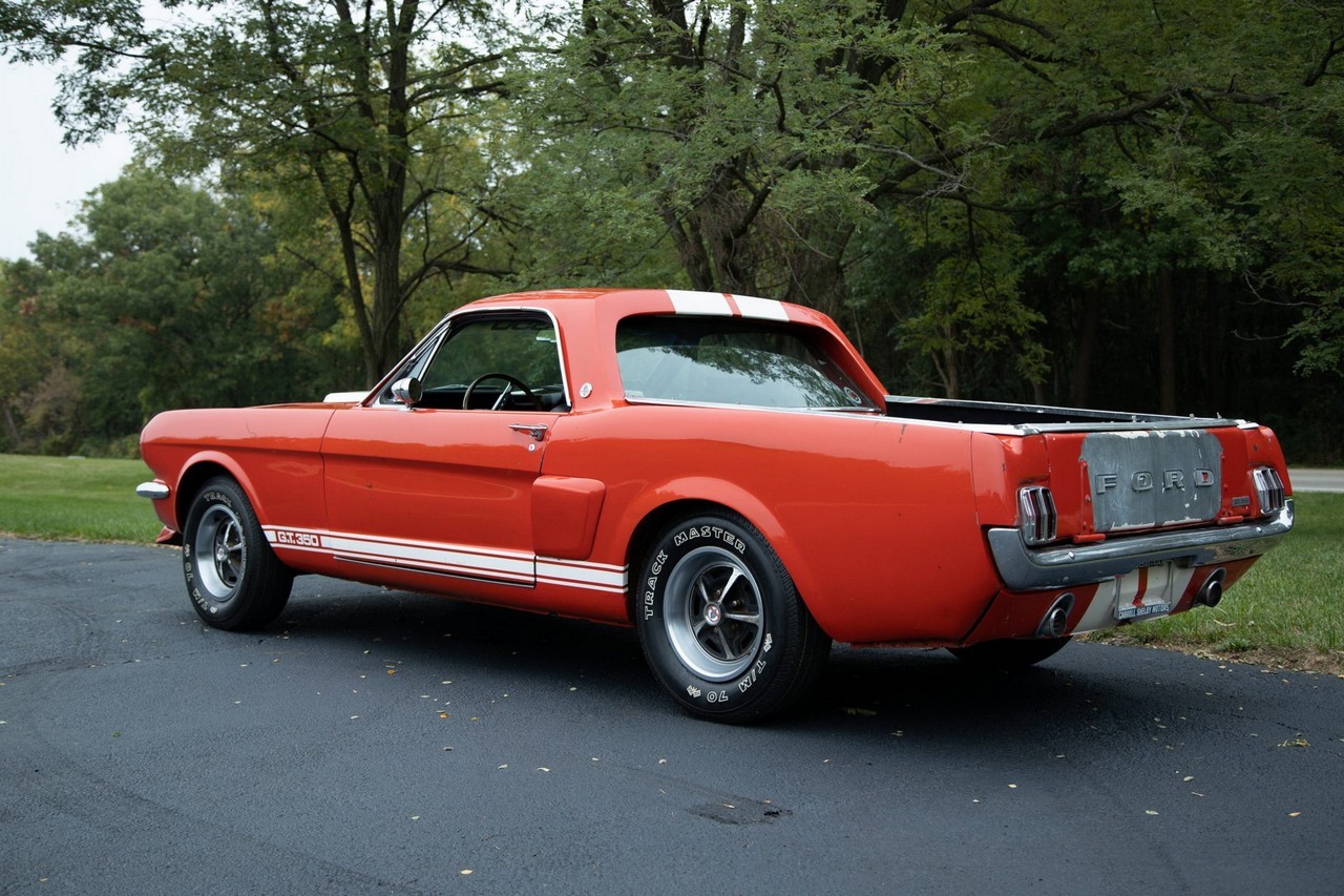 Ford Mustang 1966 trasformata pickup